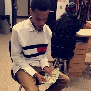 Meet your Posher, Alijah